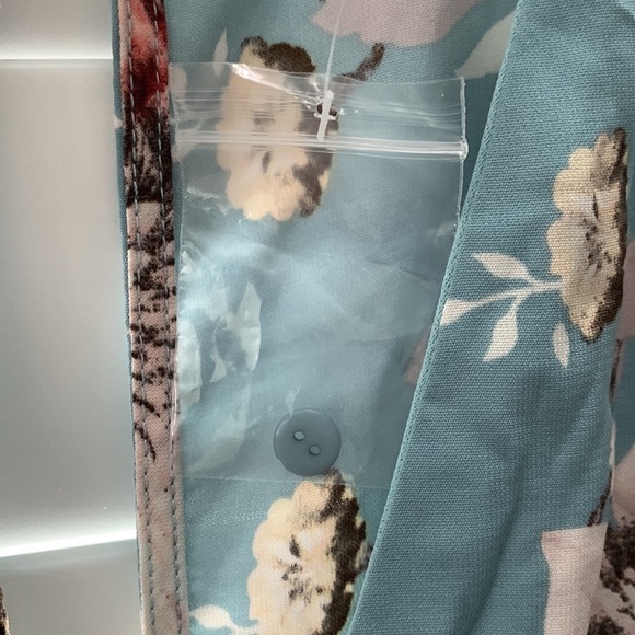 New Blue Pink Floral Romper, Open Back, Wrap Front, Choker Collar, Zipper. - Picture 4 of 11